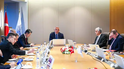 Bakan Ersoy, Bankalar Birliği ile Turizmde Yeni Sezonu Görüştü