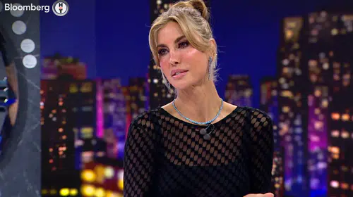 Çağla Şıkel: Aşka Gözüm Kapalı