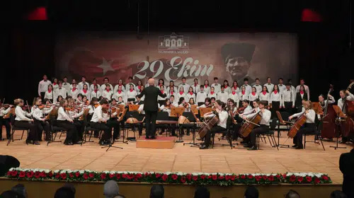 İstanbul'da Cumhuriyet coşkusu: 103. yıl dönümü görkemli törenle kutlandı