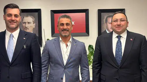 Üsküdar Belediye Meclisi'nde transfer trafiği: Bir isim daha saf değiştirdi