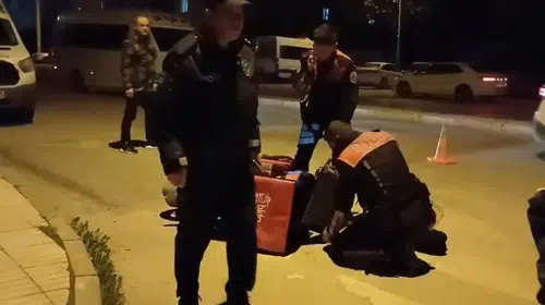 Polise çarparak kaçmaya çalıştı: Üzerinden çıkanlar suçunu ele verdi