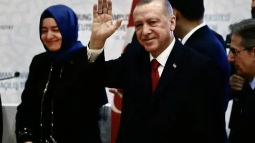 Fatma Betül Sayan Kaya dosyasında çelişkili açıklamalar: İhraç mı, istifa mı?