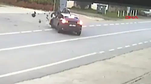 Sapanca'da korkutan kaza: Otomobil ile motosiklet çarpıştı