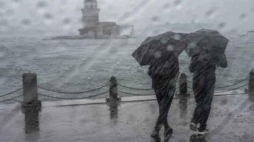 İstanbul'a AKOM'dan yağış uyarısı: Sıcaklıklar düşüşe geçiyor