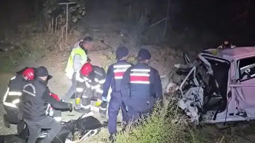 Çorum'da gece yarısı dehşeti: İki araç çarpıştı, 4 kişi yaşamını yitirdi