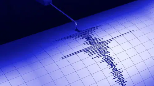Ege Denizi'nde gece yarısı hareketlilik: 4.2 büyüklüğünde sarsıntı