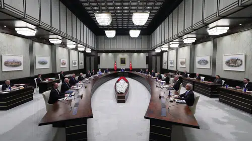 Beştepe'de kritik zirve: Kabine masasında fon mağdurları ve bölgesel krizler var