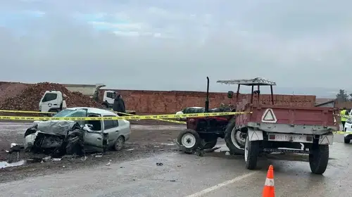 Çorum’da Traktör ile Otomobil Çarpıştı: Bir Ölü, İki Yaralı