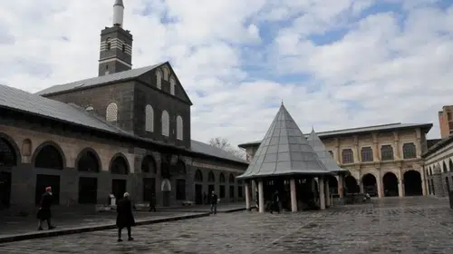 Diyarbakır'da Ramazan'ın İlk Günü İftar Saati Nedir? 19 Şubat 2026 Tarihinde Oruç Ne Zaman Açılacak?