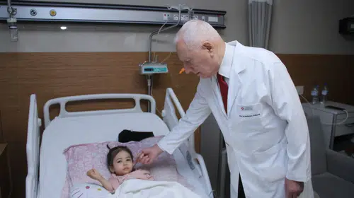 Başkent Üniversitesi'nde Üç Başarılı Organ Nakli ile Minik Hayatlar Kurtarıldı