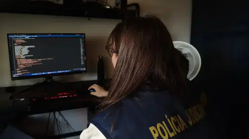 ABD ve Avrupa'nın Ortak Operasyonu ile LeakBase Platformu Çökertildi mi?