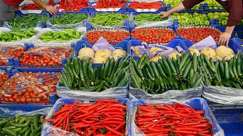 Ticaret Bakanlığı'ndan zincir marketlere "fahiş fiyat" operasyonu: 7 liralık biber 200 liraya satılmış