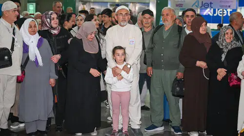 Kutsal topraklara yolculuk başladı: Ankara'da hacı adayları için duygusal veda