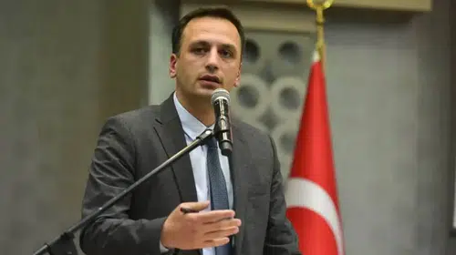 Bornova Belediyesi'nde deprem: Başkan Ömer Eşki tutuklama talebiyle mahkemeye sevk edildi