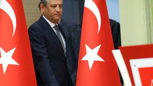 Özgür Özel'den kritik 'ara seçim' mesaisi: Siyasi parti turuna başlıyor