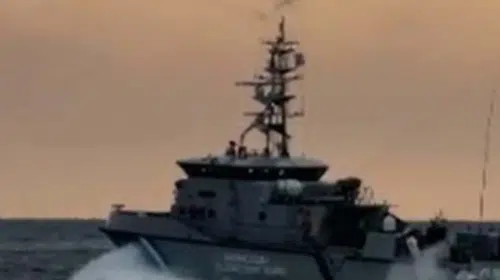 Ege'de gerilim tırmandı: Türk balıkçıların üzerine gelen Yunan botunu Sahil Güvenlik böyle püskürttü