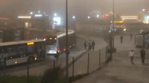 İstanbul'u sis bürüdü: Göz gözü görmüyor