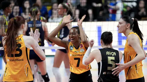 VakıfBank zirveyi kimseye bırakmadı: Sultanlar Ligi'nde 15. zafer