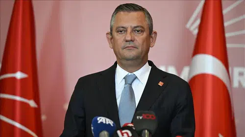 Özgür Özel’den bayram mesajı: Meclis yerine meydanları tercih etti