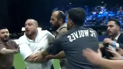 Golazo Cup'ta ipler gerildi: Ataberk Doğan ve Yağız Sabuncuoğlu arasında saha kenarında büyük kriz