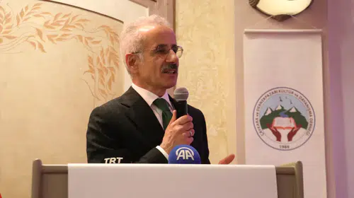 Bakan Uraloğlu’ndan genç nesillere çağrı: Geleceği milli değerlerle inşa edeceğiz