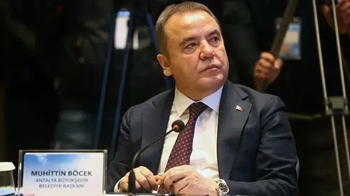 Muhittin Böcek'ten beklenen istifa kararı: Siyasi kariyerine nokta mı koyuyor?