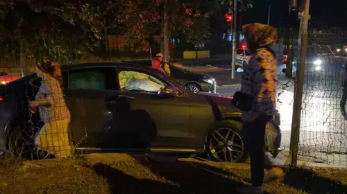 Bakırköy’de yürekleri ağza getiren kaza: Kontrolden çıkan araç ortalığı savaş alanına çevirdi
