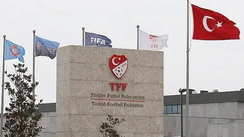 Sosyal medyanın yeni gizemi: Mebrure bir yazılım mı yoksa sanatçı mı?