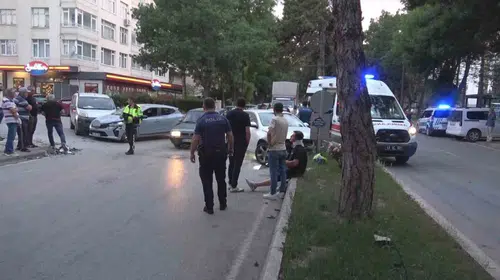 Kütahya'da trafik kâbusu: Zincirleme kazada araçlar hurdaya döndü