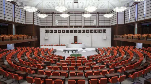 Meclis'te dokunulmazlık dosyaları mesaisi: Aralarında Özgür Özel'in de bulunduğu 12 isim için yeni gelişme