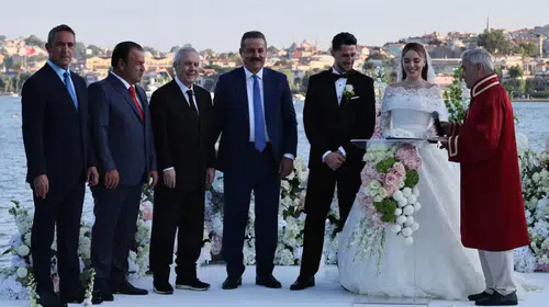 Sahalardaki başarısını özel hayatına taşıdı: İsmail Yüksek dünya evine girdi