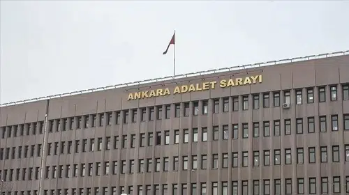 Sosyal medyada yayılan görüntüler harekete geçirdi: Yavru kediyi işkenceyle öldüren 2 şüpheliye gözaltı