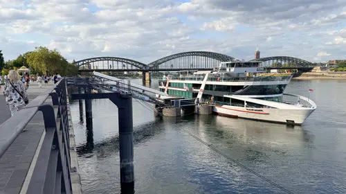 Ren Nehri'ndeki su kaybı ekosistemi ve lojistiği tehdit ediyor