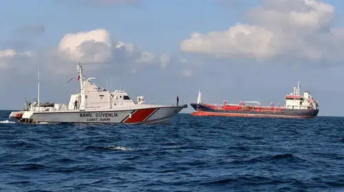 Marmara'da gemi çarpışması: 10 denizci için umutla beklenen isimler açıklandı