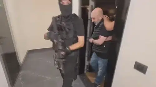 Uluslararası uyuşturucu baronuna İstanbul'da şafak operasyonu: 2 tonluk sevkiyatın sorumlusu yakalandı