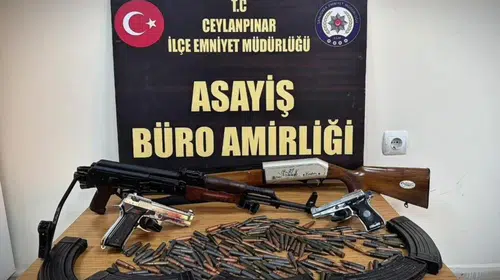 Şanlıurfa'da dev operasyon: Cephanelik gibi evlere baskın