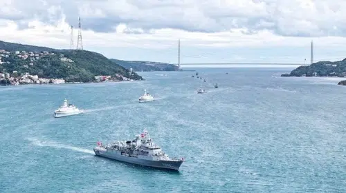 İstanbul Boğazı'nda tarihi geçit: Preveze'nin 488. yılı görkemli törenle kutlandı