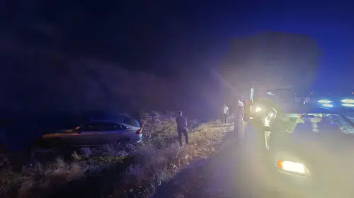 Bingöl'de korkutan kaza: Kontrolden çıkan araç şarampole uçtu