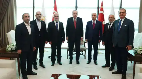 AK Parti Genel Merkezi'nde kritik zirve: Erdoğan ve Yapıcıoğlu bir araya geldi