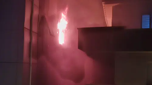 Beykoz'da korkutan yangın: 7 katlı plazada alevler yükseldi