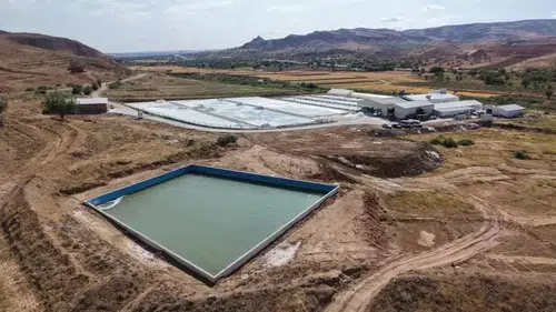 Baba ve Kızı, 1300 Metreden Çıkardıkları Tuz ile Dünyaya İhraç Ediyor!
