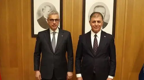 İzmir Büyükşehir Meclisi'nde Erdoğan portresi krizi: Oturum boykotla kapandı