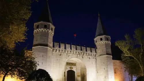 Ay ışığında Osmanlı rüzgarı: Topkapı Sarayı'nda gece gezintisi başlıyor