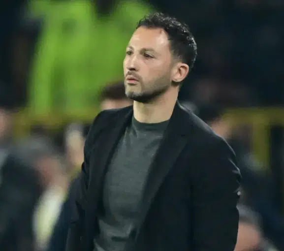 Kadıköy'de nefes kesen derbi! Domenico Tedesco galibiyeti taraftarla kutladı
