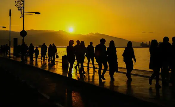 Üşüten hava yerini bahar havasına bırakıyor: Meteorolojiden beklenen müjdeli haber geldi