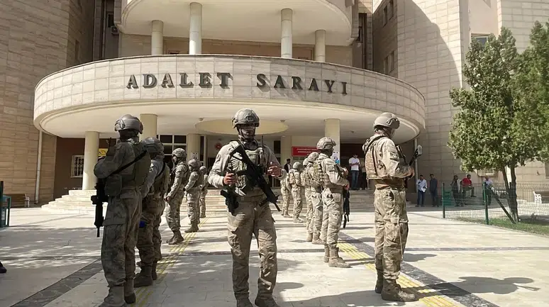 Şanlıurfa’da Silah Kaçakçılığına Yönelik Operasyon: 8 Gözaltı