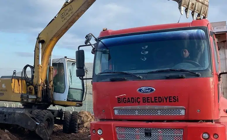 Bigadiç’te Hayvan Barınağı İçin Konteyner Alanları Hazırlanıyor