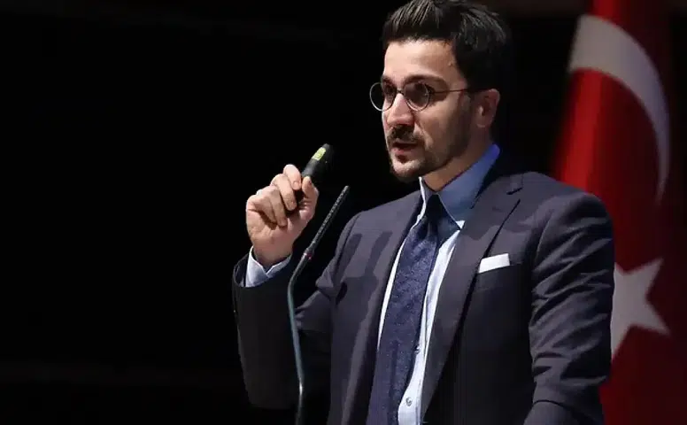 Ömer Arvas'tan Sokak Röportajları Üzerine Uyarı: "Bir An Evvel Sonlandırılmalı"
