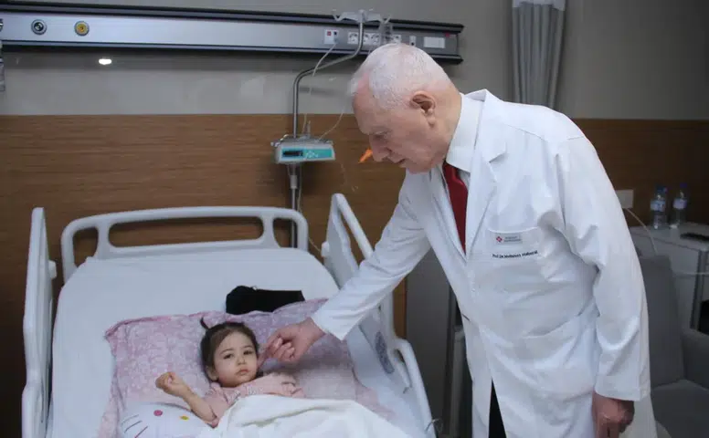 Başkent Üniversitesi'nde Üç Başarılı Organ Nakli ile Minik Hayatlar Kurtarıldı