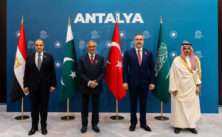 Antalya Diplomasi Forumu'nda kritik zirve: Dört ülkenin dışişleri bakanları bir araya geldi